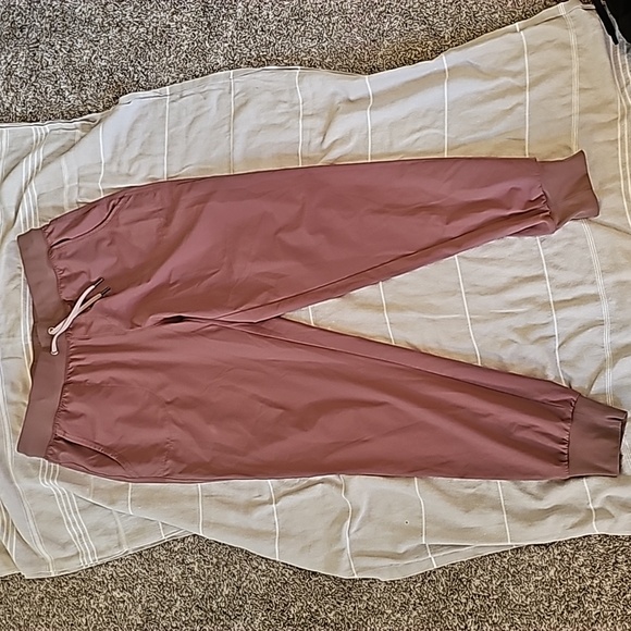 AWESOME CRZ YOGA PANTS - Picture 3 of 10